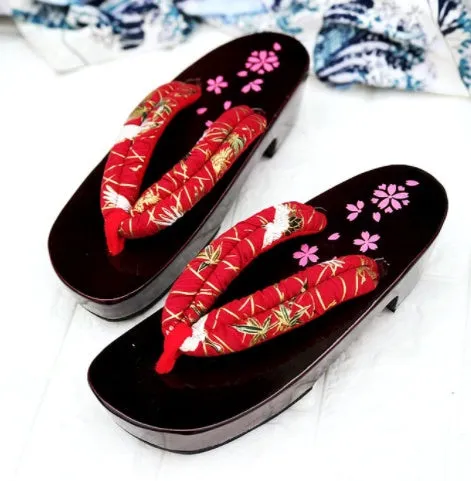 Traditional Japanese Geta Sandals with Floral Design