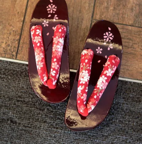 Traditional Japanese Geta Sandals with Floral Design